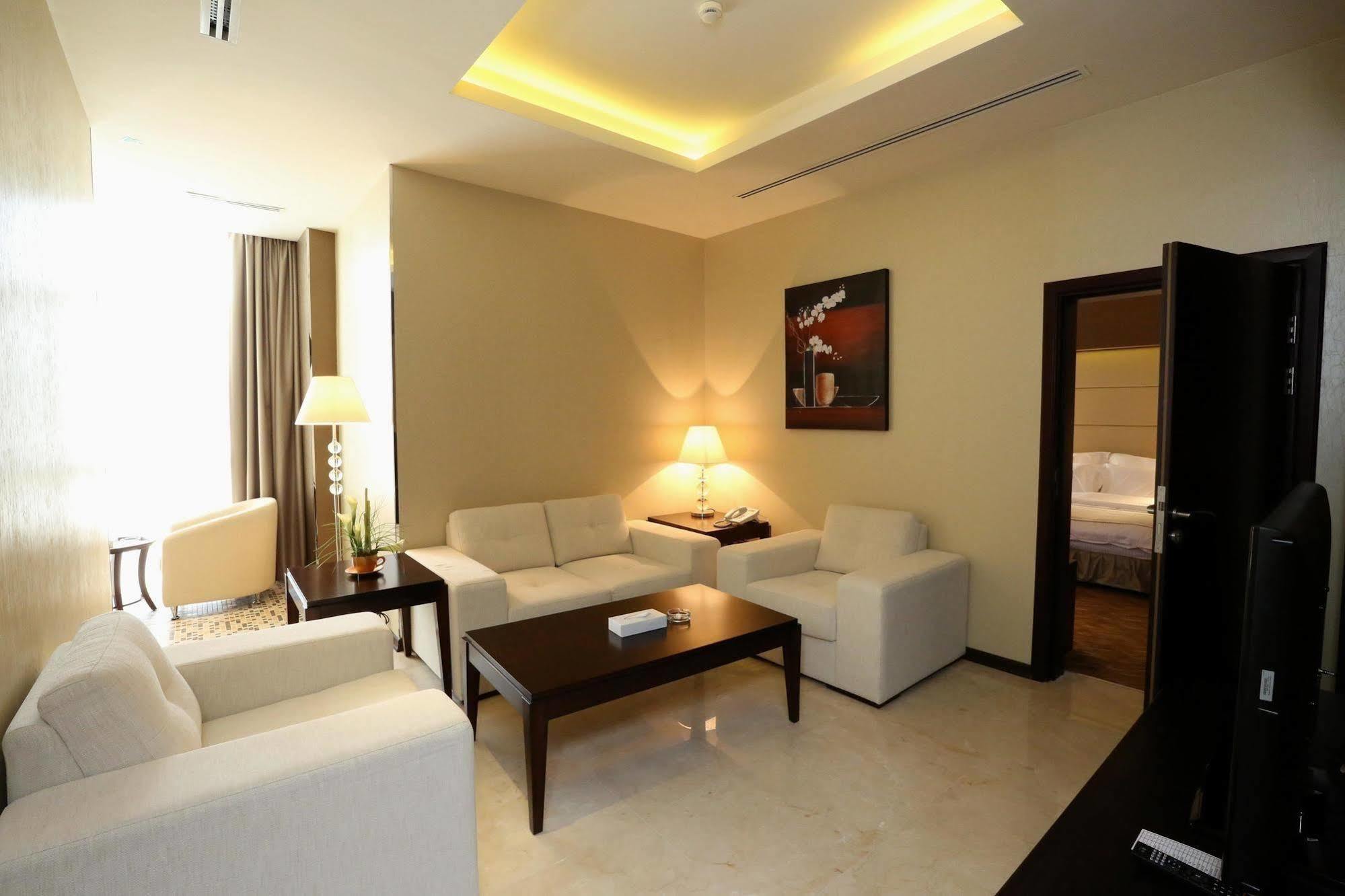Nehal Hotel Abu Dhabi Exterior foto